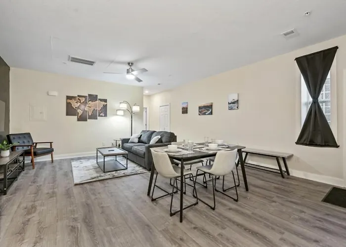 Apartment Modern King Bed With Free Parking