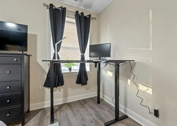Apartment Modern King Bed With Free Parking