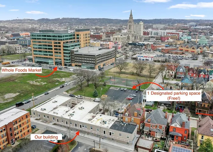 Modern King Bed With Free Parking Apartment